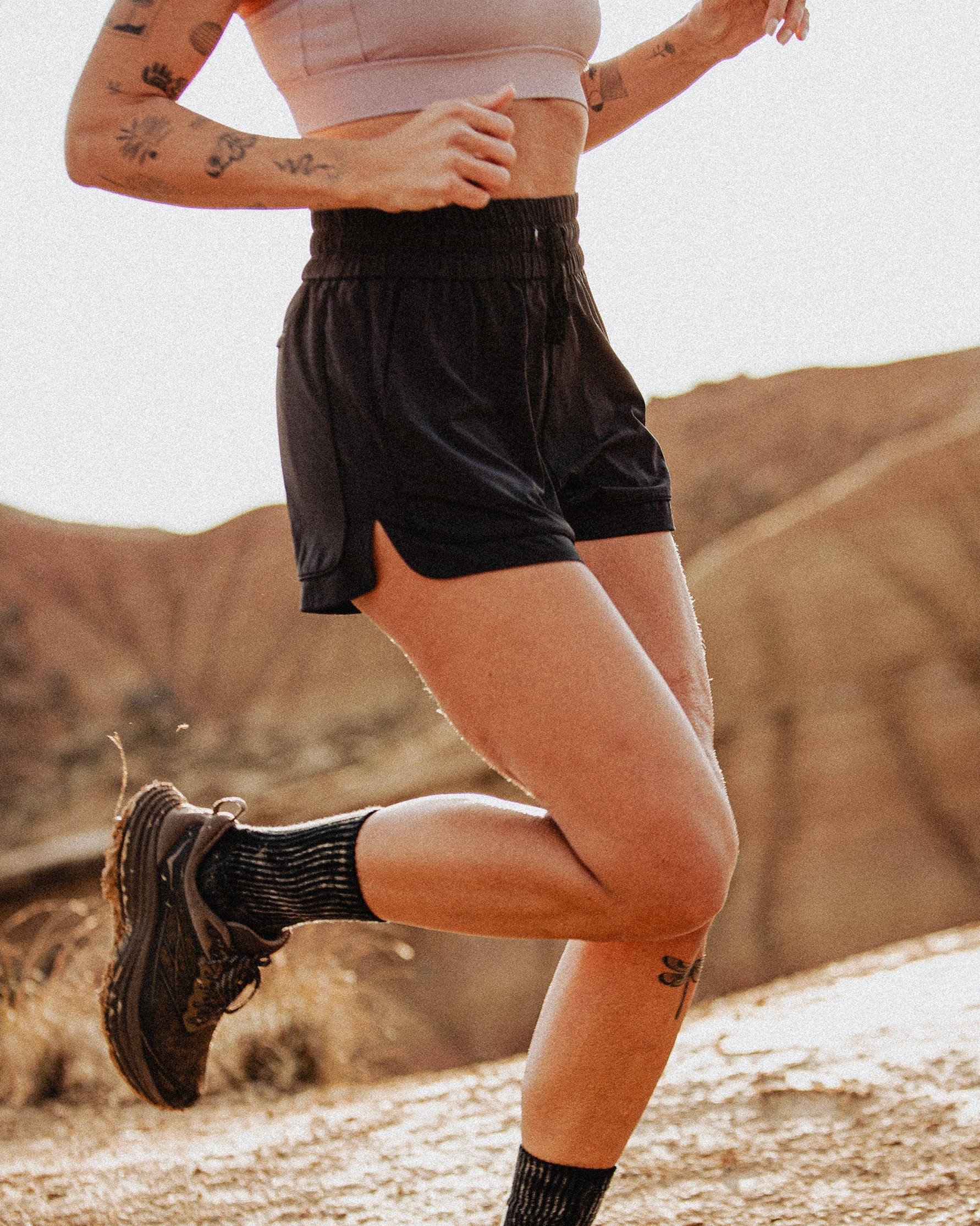 Sun Curved Hem Trail Shorts - Black