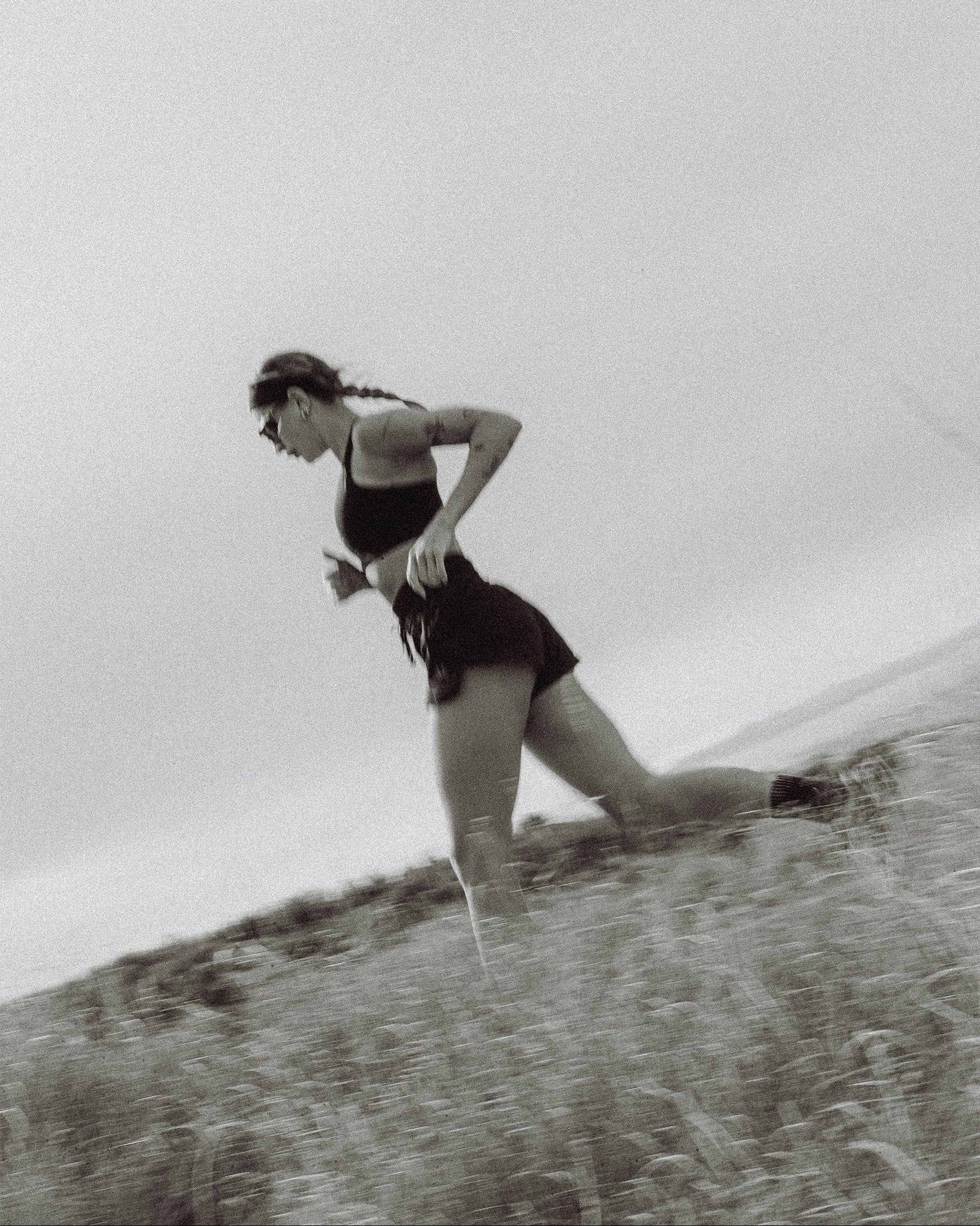 Find Space Trail Sports Bra - Black