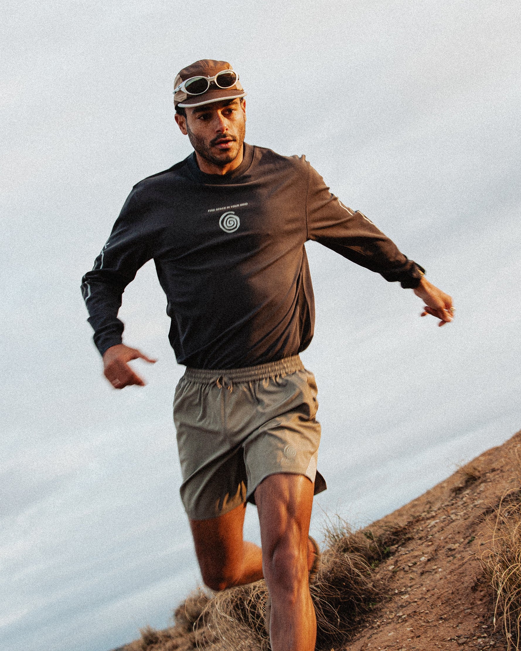 Find Space Trail Longsleeve - Charcoal