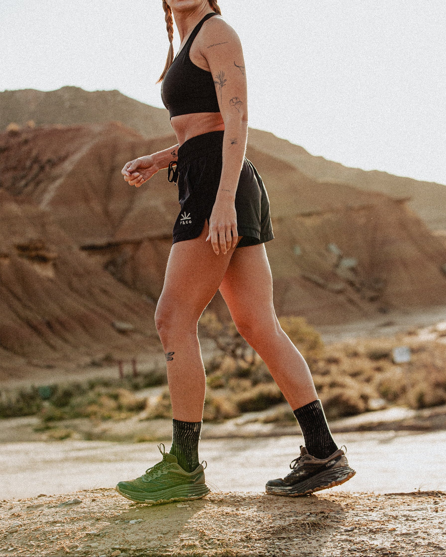 Sun Curved Hem Trail Shorts - Black