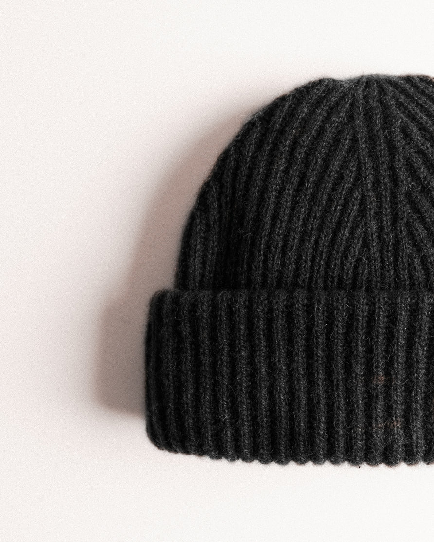 Deck Beanie - Black