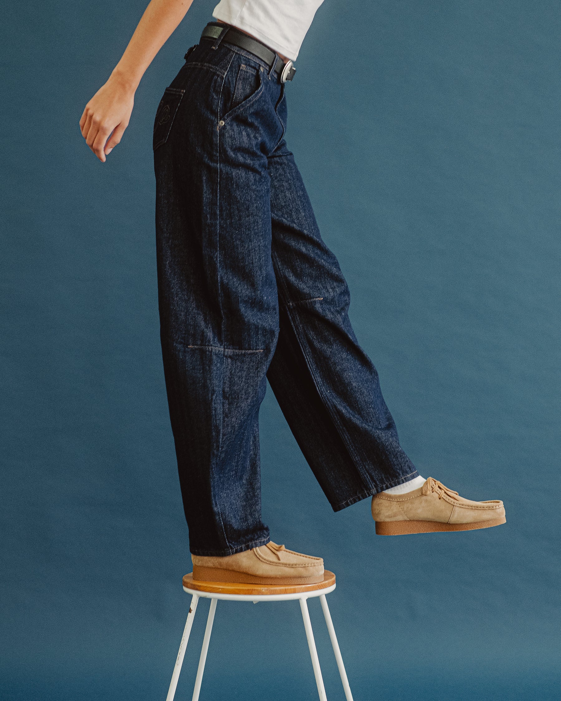 Grace Barrel Leg Herringbone Jean - Washed Indigo