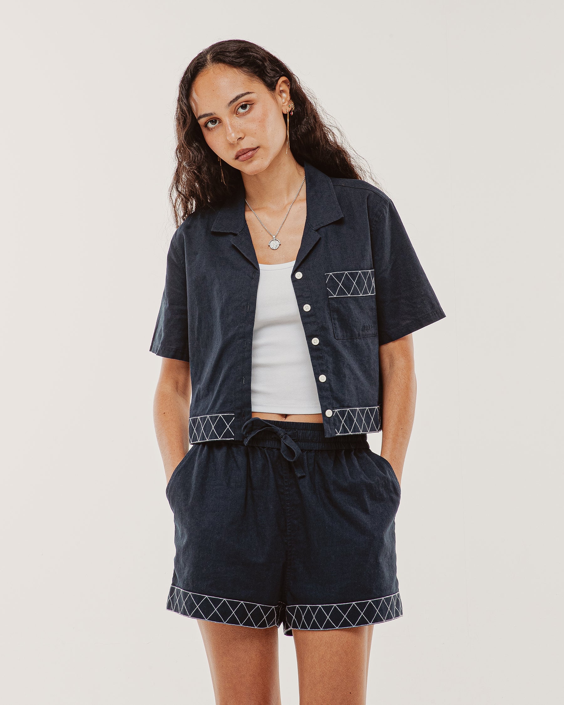 Lottie Cropped Linen Shirt - Navy